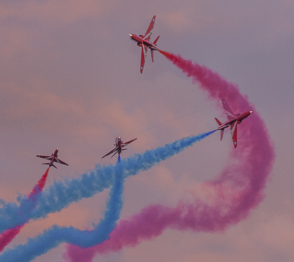 Red Arrows, Hampshire, by Andrew Jones